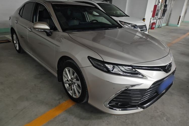 Used Toyota Camry 2021 2.0G Luxury Edition Front Right 45 Deg