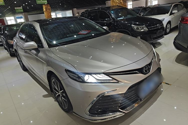 Used Toyota Camry 2021 2.5G Luxury Edition Front Right 45 Deg