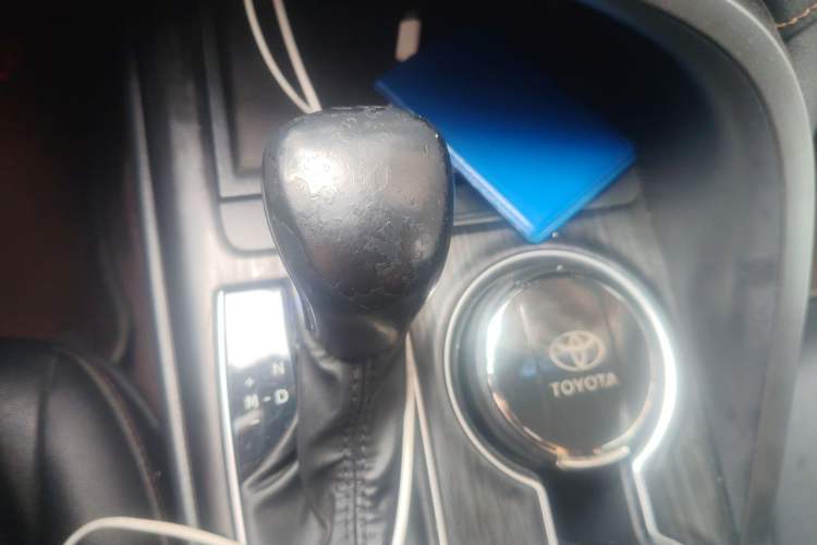 Used Toyota Camry 2021 2.0G Luxury Edition Gear Lever
