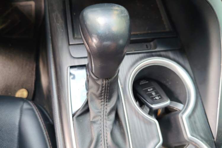 Used Toyota Camry 2021 2.0G Luxury Edition Gear Lever