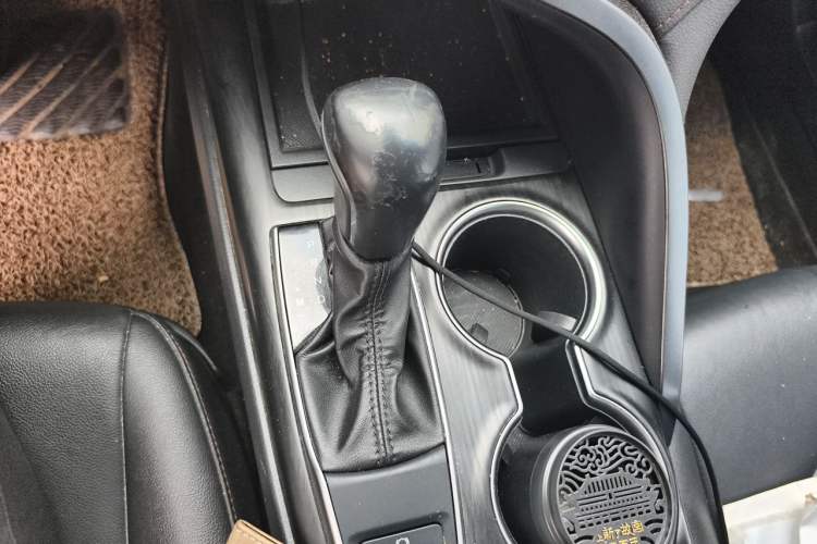 Used Toyota Camry 2021 2.0G Luxury Edition Gear Lever
