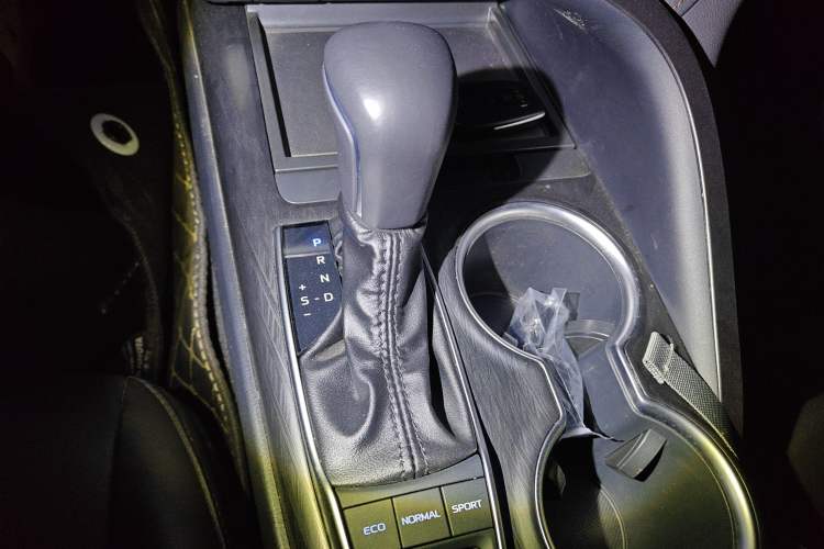Used Toyota Camry 2021 2.5G Luxury Edition Gear Lever