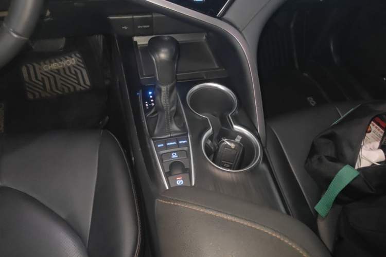Used Toyota Camry 2021 2.5G Luxury Edition Gear Lever