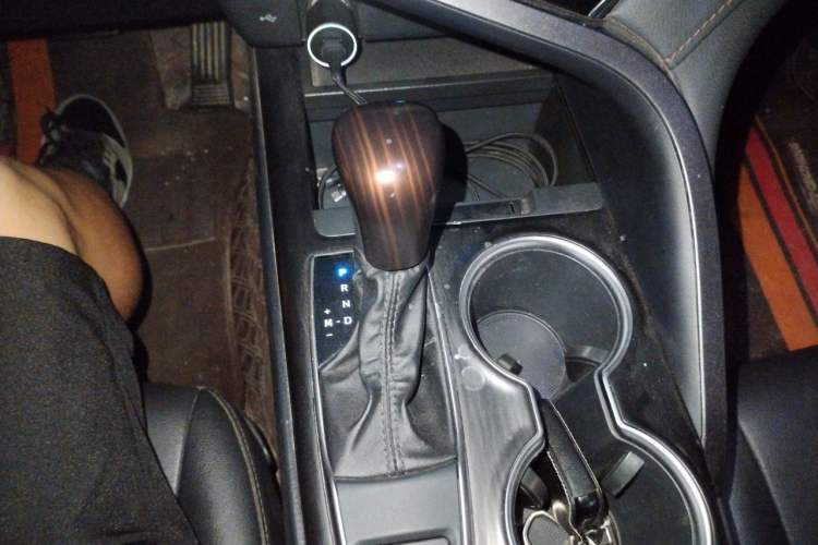 Used Toyota Camry 2021 2.0G Luxury Edition Gear Lever