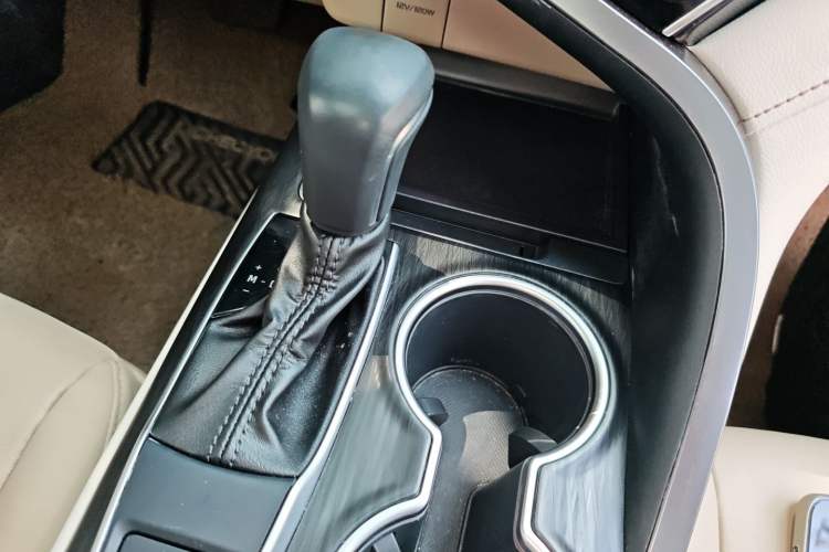 Used Toyota Camry 2021 2.0G Luxury Edition Gear Lever