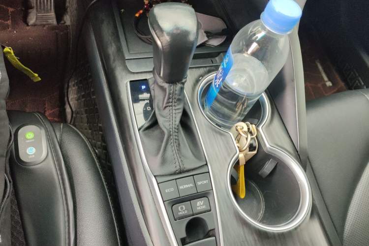 Used Toyota Camry 2021 Dual-Motor 2.5 HGVP Leading Edition Gear Lever