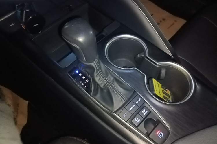 Used Toyota Camry 2021 Dual-Motor 2.5HG Luxury Edition Gear Lever