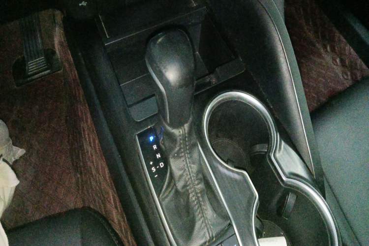 Used Toyota Camry 2021 2.5G Luxury Edition Gear Lever