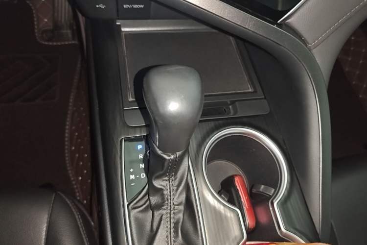 Used Toyota Camry 2021 2.0G Luxury Edition Gear Lever