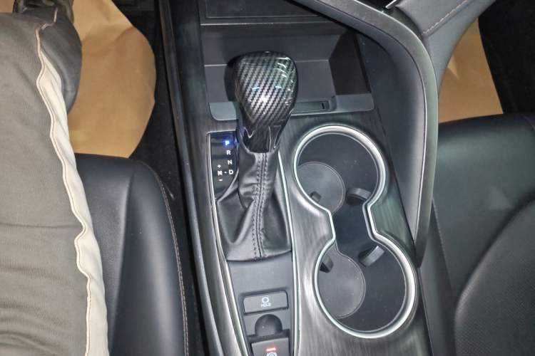 Used Toyota Camry 2021 2.0G Luxury Edition Gear Lever