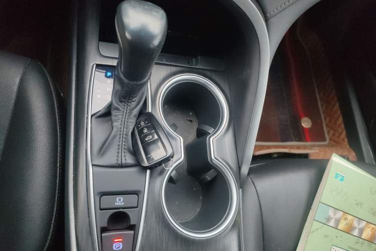 Used Toyota Camry 2021 2.0G Luxury Edition Gear Lever