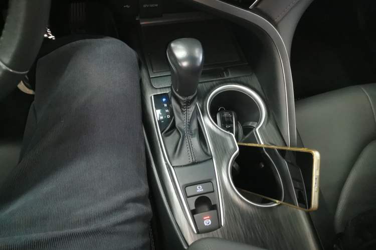 Used Toyota Camry 2021 2.0G Luxury Edition Gear Lever