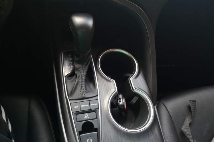Used Toyota Camry 2021 2.5G Luxury Edition Gear Lever