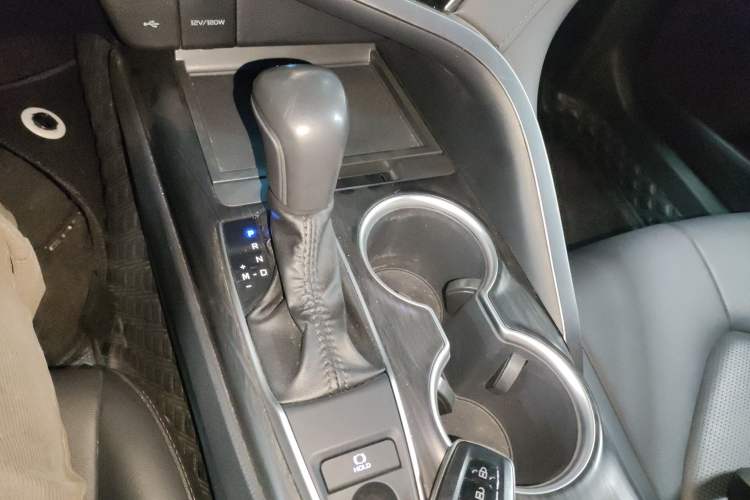 Used Toyota Camry 2021 2.0G Luxury Edition Gear Lever