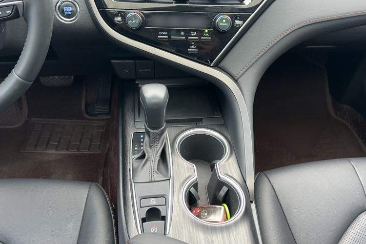 Used Toyota Camry 2021 2.0G Luxury Edition Gear Lever