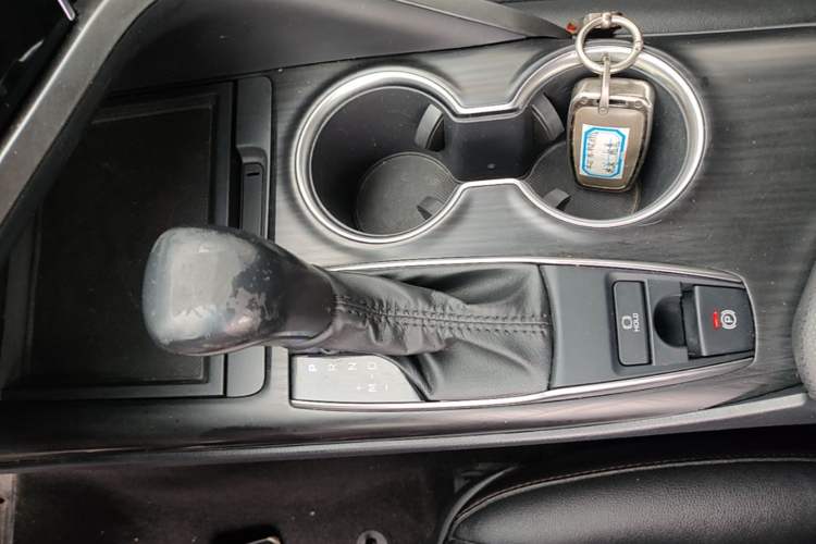 Used Toyota Camry 2021 2.0G Luxury Edition Gear Lever