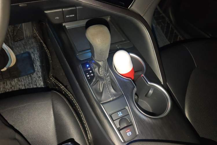 Used Toyota Camry 2021 2.0G Luxury Edition Gear Lever