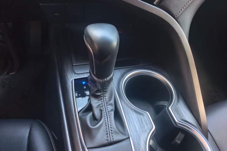 Used Toyota Camry 2021 2.0G Luxury Edition Gear Lever