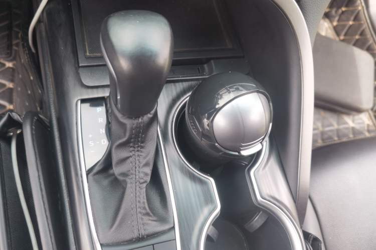 Used Toyota Camry 2021 2.5G Luxury Edition Gear Lever