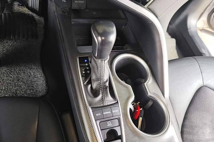 Used Toyota Camry 2021 2.0S FENGSHANG Edition Gear Lever