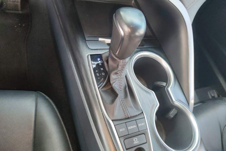 Used Toyota Camry 2021 2.5G Luxury Edition Gear Lever