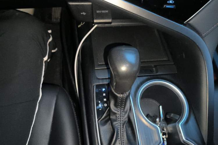 Used Toyota Camry 2021 2.5G Luxury Edition Gear Lever