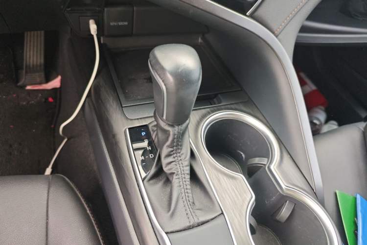 Used Toyota Camry 2021 2.0G Luxury Edition Gear Lever
