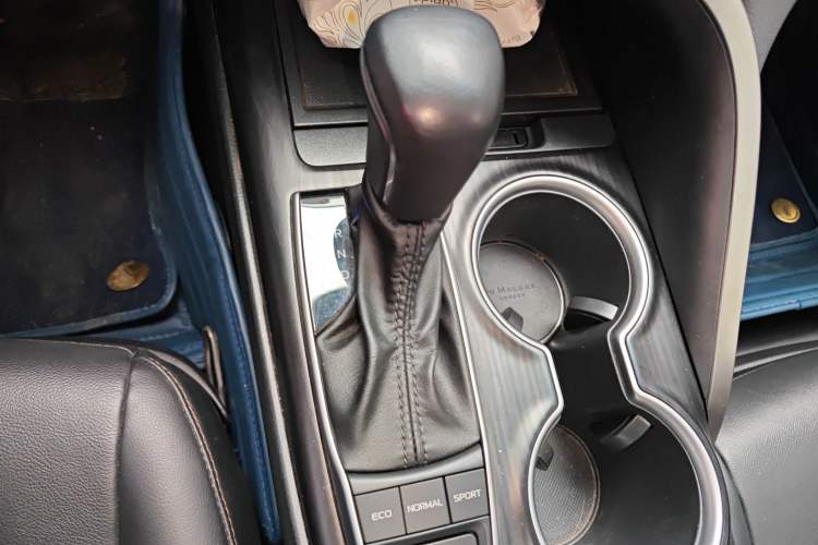 Used Toyota Camry 2021 2.5G Luxury Edition Gear Lever
