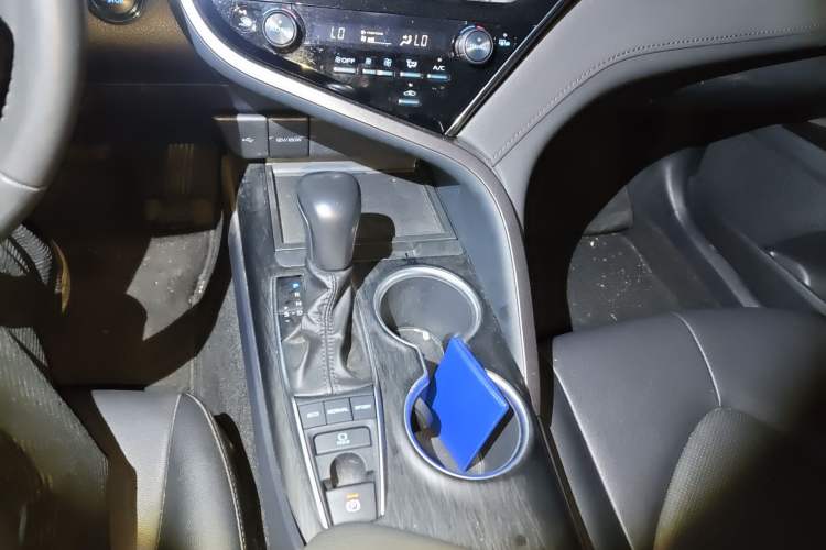 Used Toyota Camry 2021 2.5G Luxury Edition Gear Lever