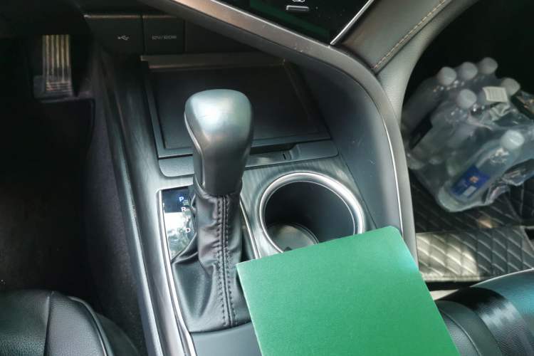 Used Toyota Camry 2021 2.0G Luxury Edition Gear Lever