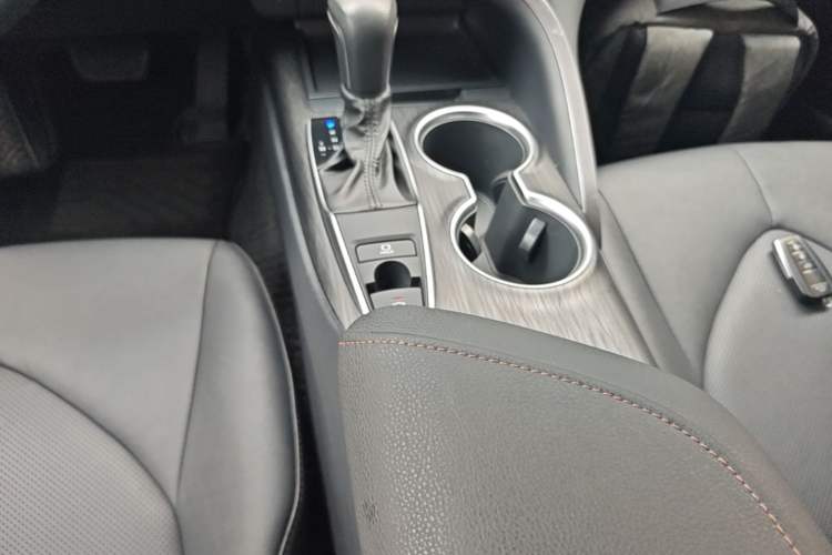 Used Toyota Camry 2021 2.0G Luxury Edition Gear Lever