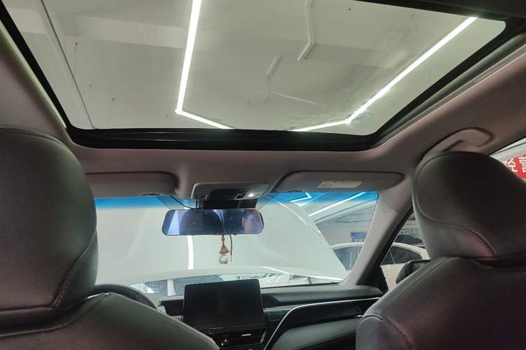 Used Toyota Camry 2021 2.5G Luxury Edition Headliner