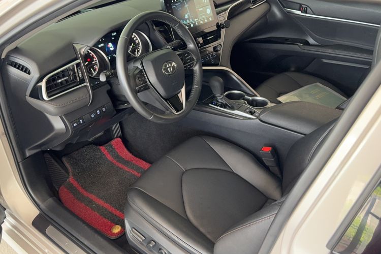 Used Toyota Camry 2021 2.0G Luxury Edition Interior 1
