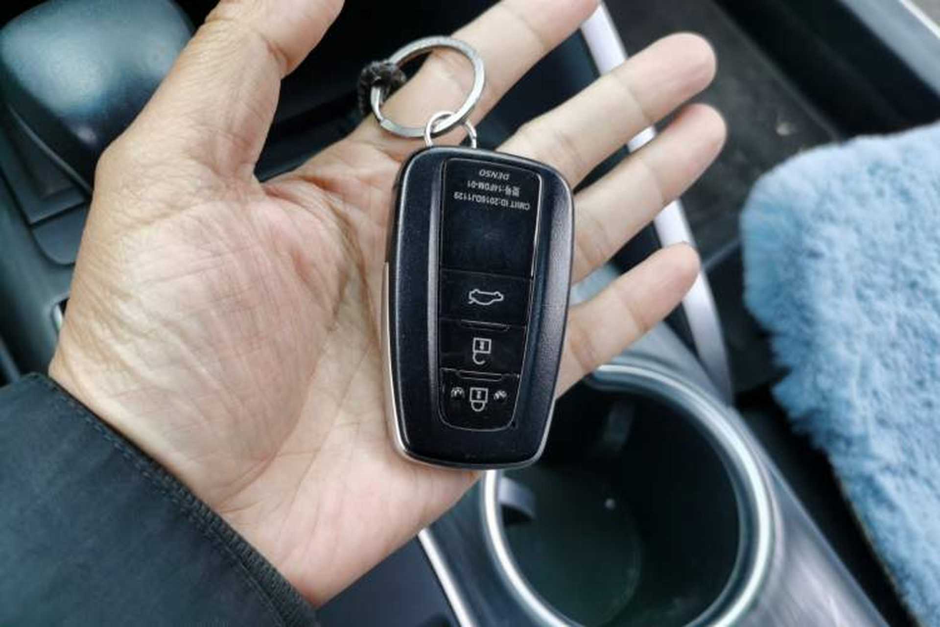 Used Toyota Camry 2021 2.0G Luxury Edition Interior 1