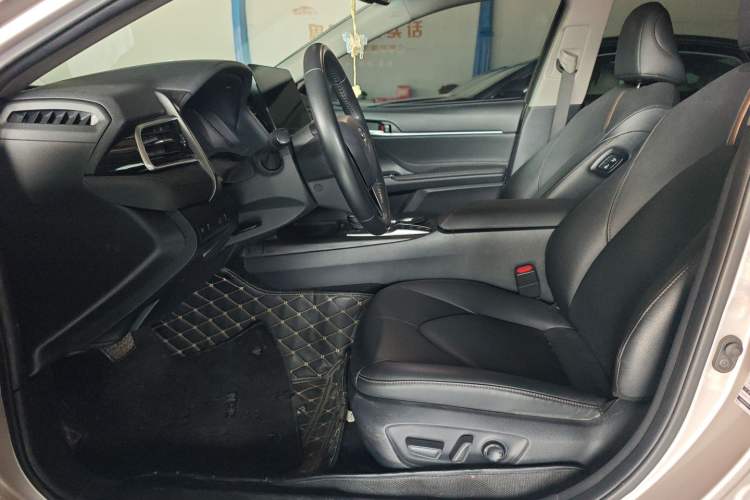 Used Toyota Camry 2021 Dual-Motor 2.5HG Luxury Edition Interior 1
