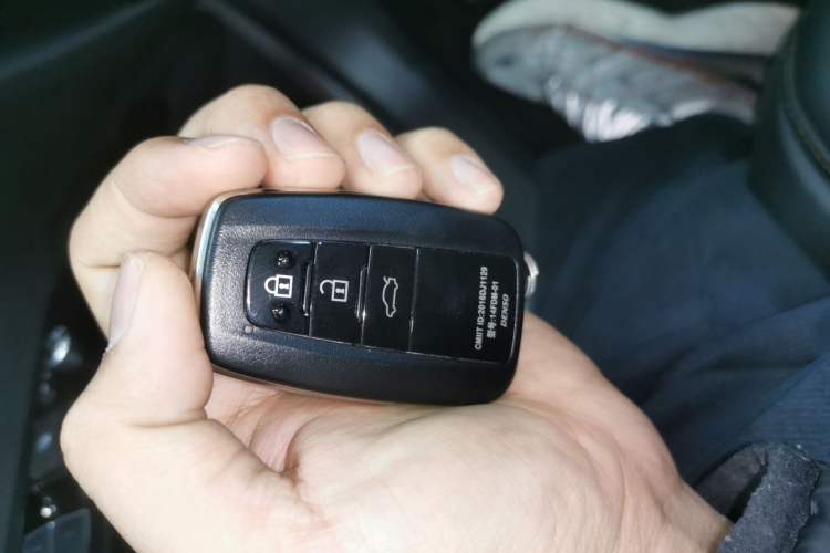 Used Toyota Camry 2021 2.0G Luxury Edition Interior 1