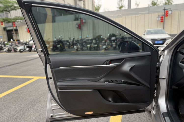Used Toyota Camry 2021 2.5G Luxury Edition Interior 12