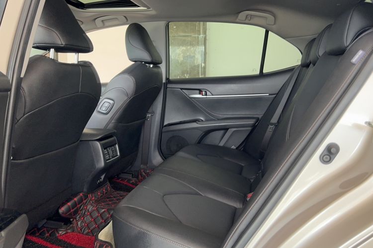 Used Toyota Camry 2021 2.0G Luxury Edition Interior 2