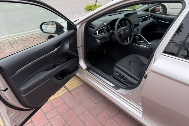 Used Toyota Camry 2021 2.0G Luxury Edition Interior 2