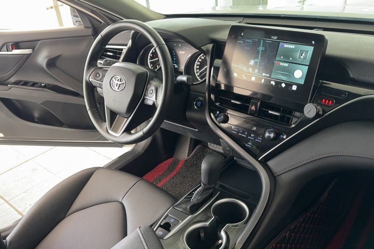 Used Toyota Camry 2021 2.0G Luxury Edition Interior 3