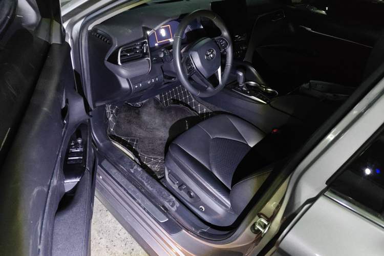 Used Toyota Camry 2021 2.5G Luxury Edition Interior 3