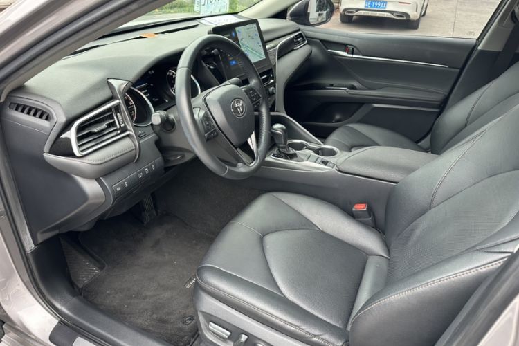 Used Toyota Camry 2021 2.0G Luxury Edition Interior 4
