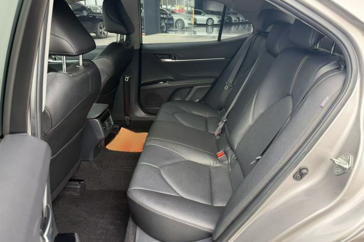 Used Toyota Camry 2021 2.5G Luxury Edition Interior 4