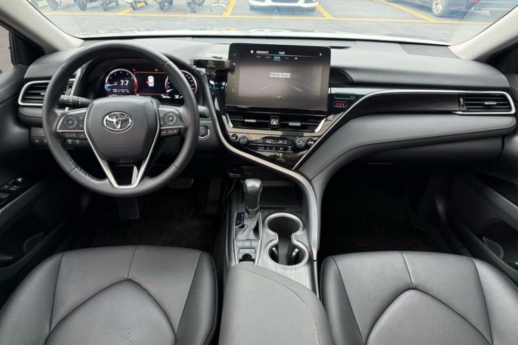Used Toyota Camry 2021 2.5G Luxury Edition Interior 5
