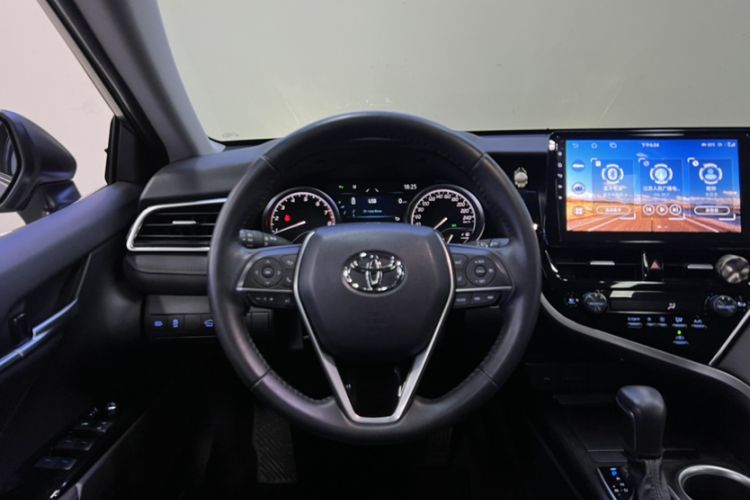 Used Toyota Camry 2021 2.0G Luxury Edition Interior 6