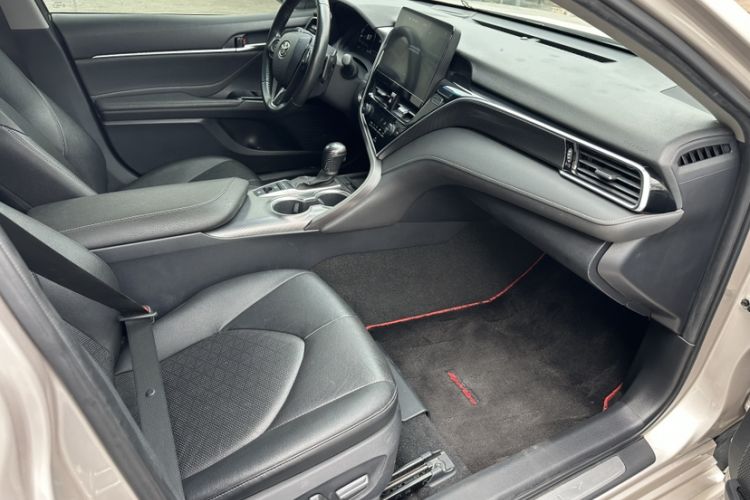 Used Toyota Camry 2021 2.5G Luxury Edition Interior 6