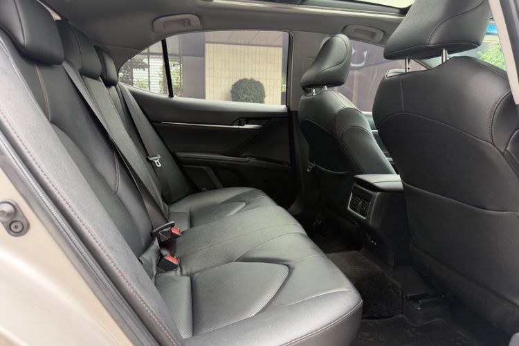 Used Toyota Camry 2021 2.5G Luxury Edition Interior 7
