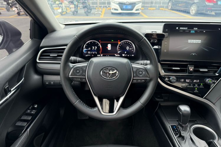 Used Toyota Camry 2021 2.5G Luxury Edition Interior 8