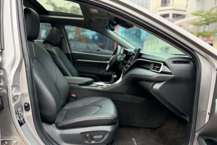 Used Toyota Camry 2021 2.5G Luxury Edition Interior 9