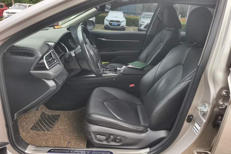 Used Toyota Camry 2021 2.0G Luxury Edition Left Front Seat
